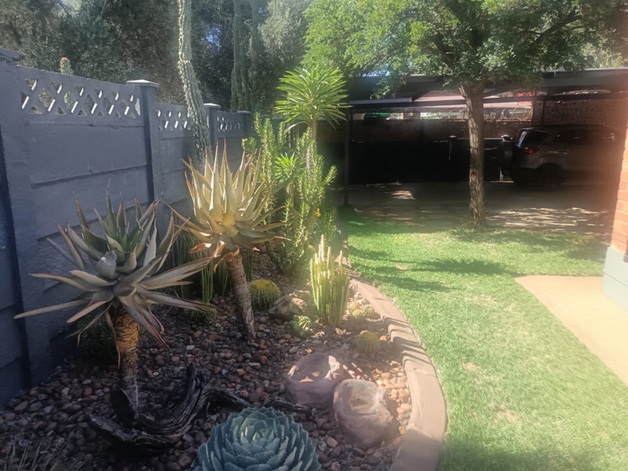 3 Bedroom Property for Sale in Beaconsfield Northern Cape